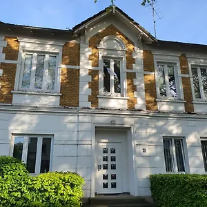 Wohnen In Der Buergermeistervilla Hamburg